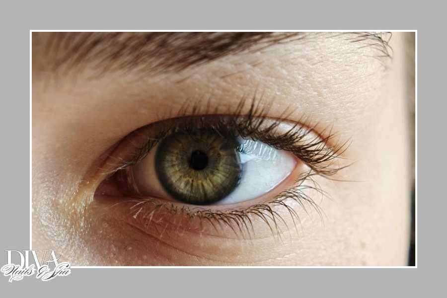 Why Eyelashes Extension is the Only Way to Slay Fall Photos.