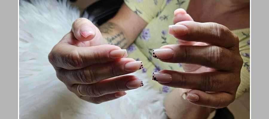 Solar Nails vs. Gel Powder: Choosing Your Ultimate Nail Enhancements Strength.