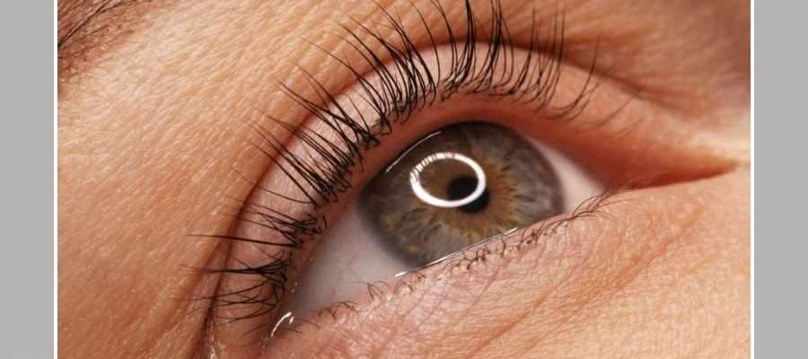 π Get Holiday-Ready with a Lash Lift at Diva Nails & Spa!